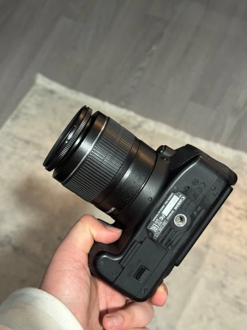 Camera canon 700d + 18-55mm + 3 battery