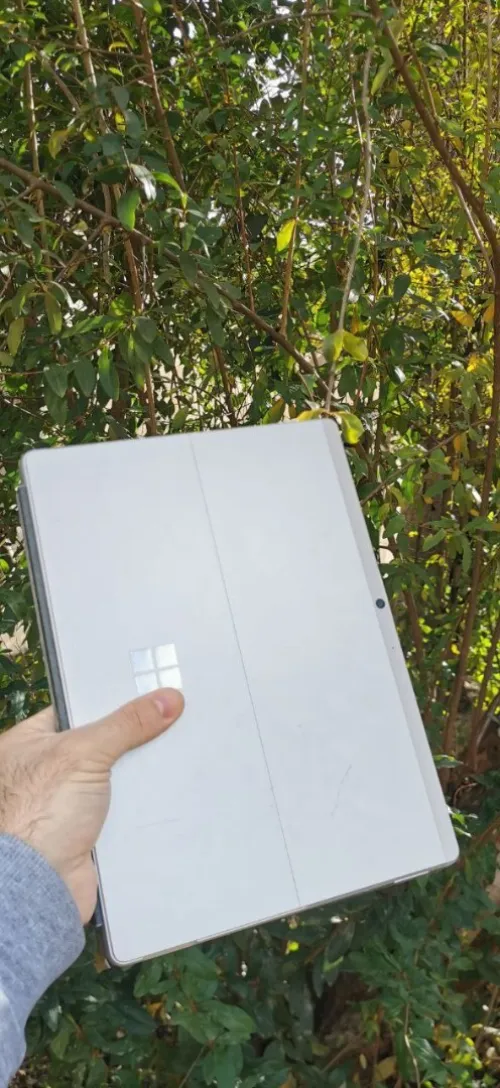 Surface pro 8 4G lte  i7 11eem 16gb ram