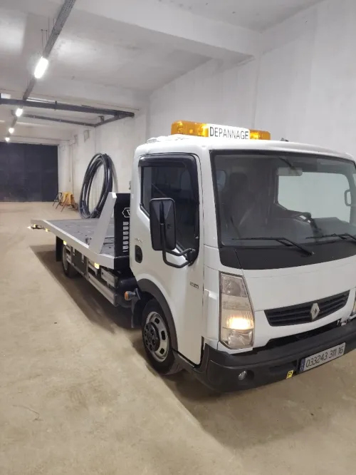 Renault Maxity 2011