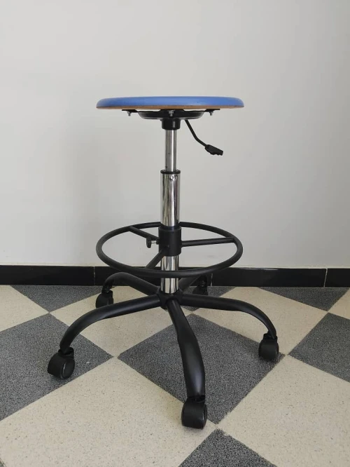 Tabouret de laboratoire 