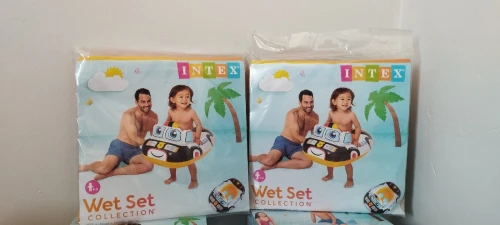 Bouée Intex sous forme de voiture 