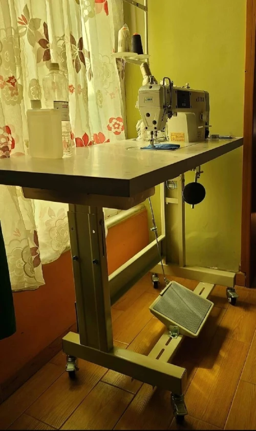 Machine a coudre industrielle 