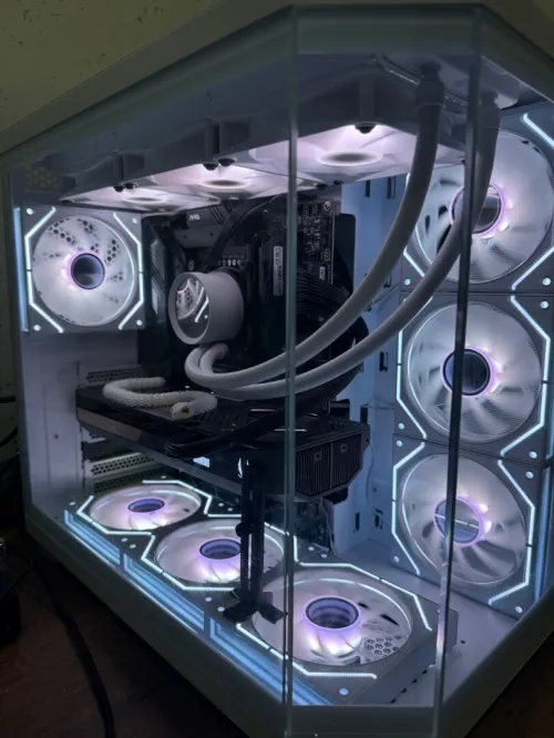 Pc gamer high-end i9-14eme + RTX 5070ti