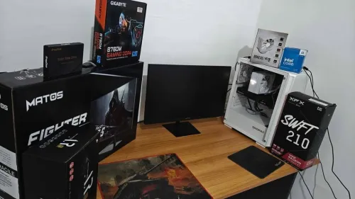 PC GAMER COMPLET +WHITE +RGB +ÉCRAN GAMING 180Hz +i5-14400F+RX 6600XT+les accessoires