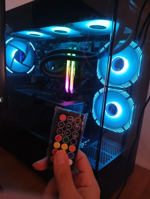 PC GAMER ULTRA 2K  R7 5700X / RTX 5060 / 32GB / 1TB NVMe / COMME NEUF