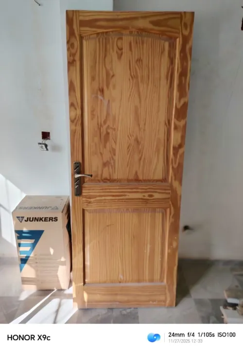 Vente portes en bois rouge