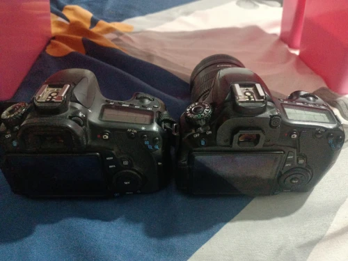 Je vente 2 appareil photo canon 60d+18-1035