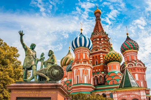 voyage organise la russie pour le mois de juillet aout 2025 
