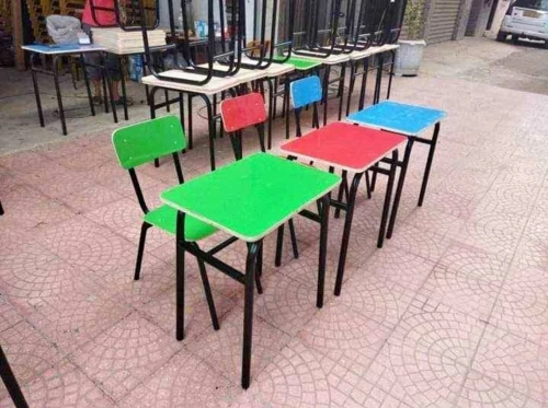 Table et chaise scolaire