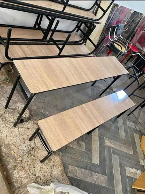 Table et chaise scolaire