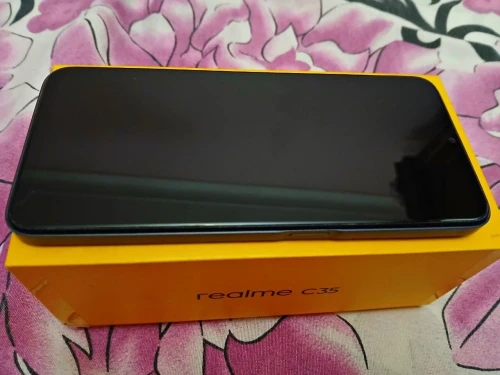 Realme C35
