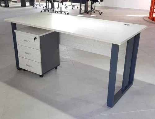Bureau avec caisson