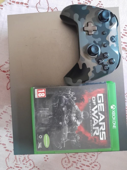 Xbox One X Golden Rush Limited Edition