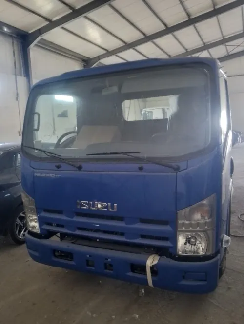 Isuzu Reward NP 2025