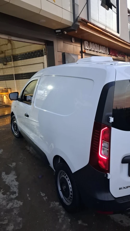 Renault New express 2024 