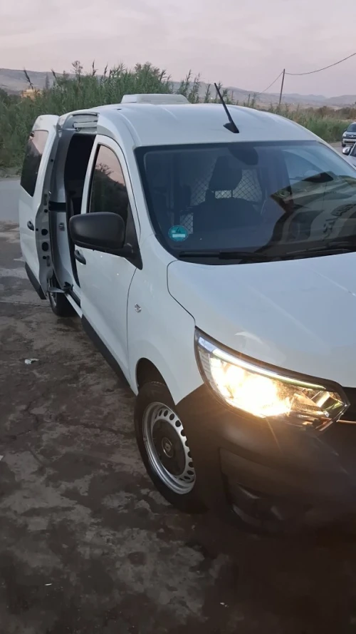 Renault New express 2024 