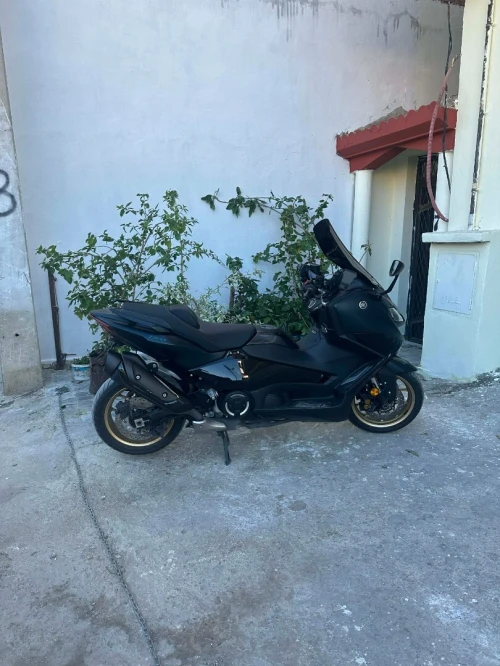 Yamaha T max 562 2022