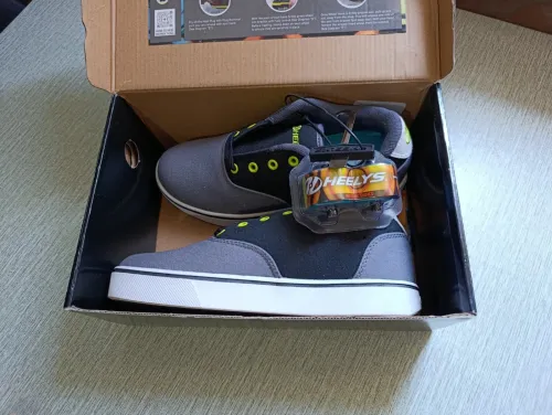 Chaussures à roulettes Heelys 