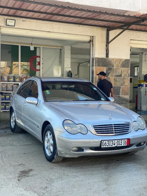 Mercedes C220 2003 