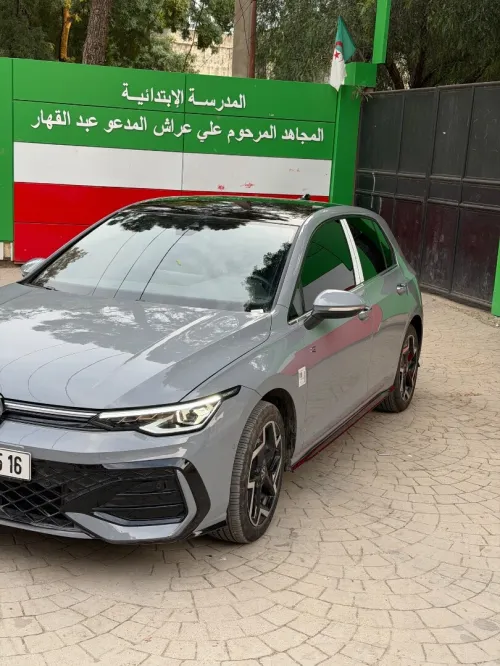 Volkswagen Golf 8 2025 R