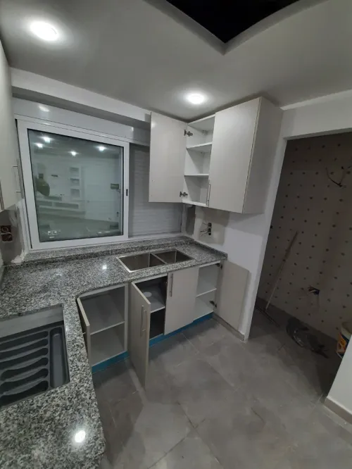 cuisine sur mesure hi-gloss et MDF