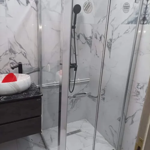 Cabine de douche / baignoire