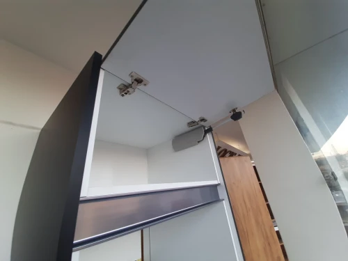 cuisine sur mesure hi-gloss et MDF