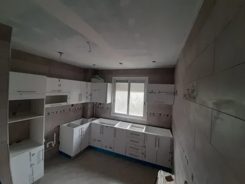 cuisine sur mesure hi-gloss et MDF