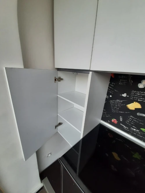 cuisine sur mesure hi-gloss et MDF