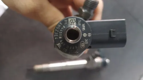 2 Injecteur Bosch 04 L d'origine jdod