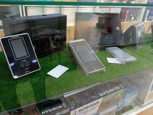 POINTEUSE BIOMETRIQUE FACIAL ET CONTROLE D'ACCES UFACE800 plus
