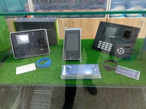 POINTEUSE BIOMETRIQUE ZKTeco MA300 ET CONTROLE D'ACCES IP66 BADGE ET CODE USB/BLUETOOTH