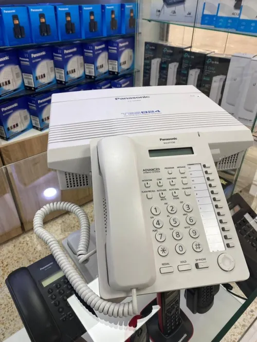 PANASONIC STANDARD TELEPHONIQUE KX-TES824 AVEC POSTE OPERATEUR