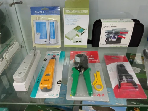 TESTEUR DE CABLE RJ45 et RJ11et USB et BNC