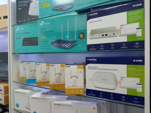 MODEMS ROUTEURS ET POINTS D'ACCÈS D-LINK / TP-LINK / TENDA / HUAWEI (DSL-224 R15 DWR-M961 R04 ...