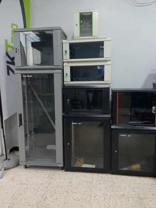 ARMOIRE DE BRASSAGE / PANNEAUX / ETAGERE / BANDEAU D'ALIMENTATION