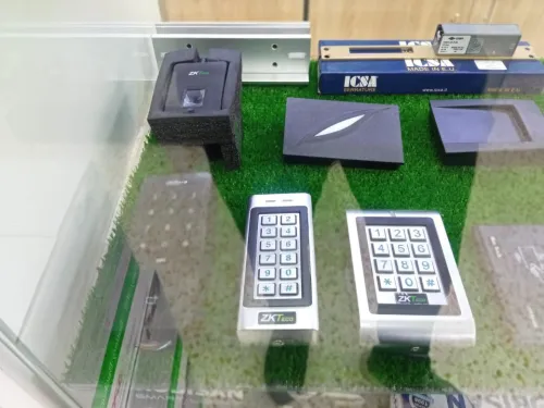 CONTROLE D'ACCES ET ACCESSOIRES