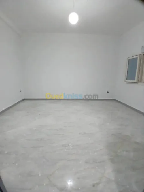 Location Appartement Niveau de villa F3 Alger Hraoua