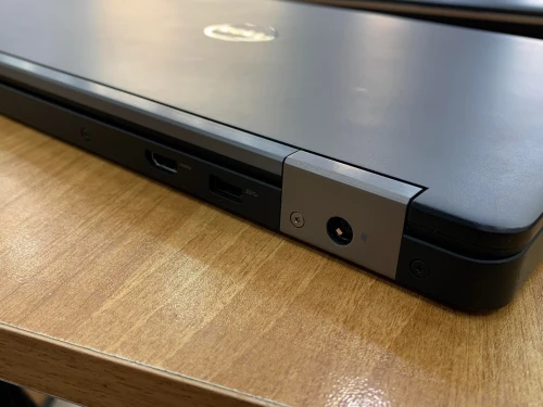DELL LATITUDE 5580 / INTEL I5 6EME / 8 G / 256 SSD / 15.6 FHD