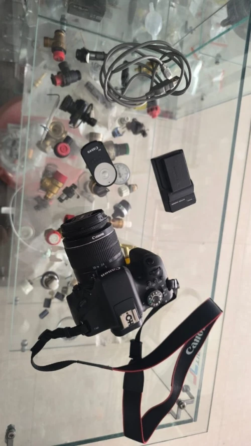 Canon 750D avec 18-55mm كاميرا  كانون احترافية