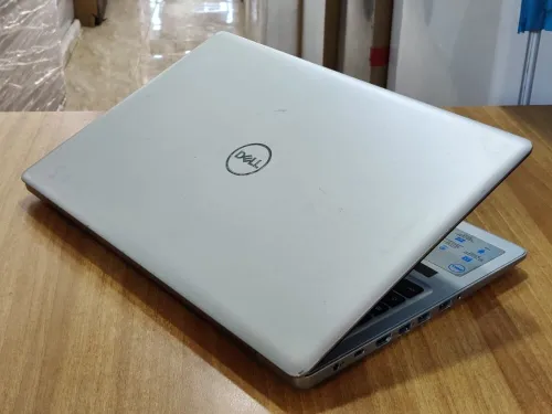 DELL INSPIRON 5570 / INTEL I5 8 EME / 8 G / 256 SSD NVME / 15.6 DOUBLE CARTE GRAPHIQUE