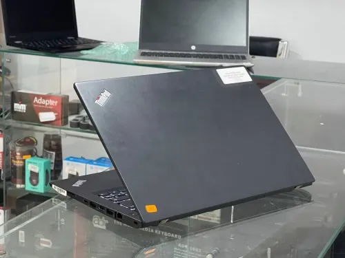 THINKPAD T470S / INTEL I5 7 EME / 8G / 256 SSD / 14 BATTERIE 1H30