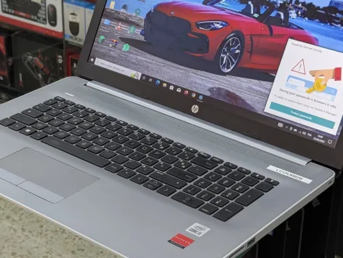 HP 470 G7/ INTEL I5 10 EME / 8G /256 SSD / 17.3 DCG UHD 620+RADEON 440M