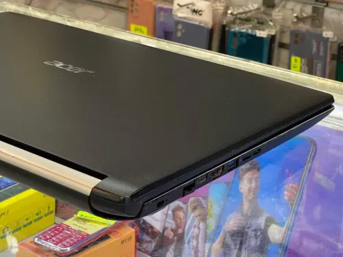 ACER ASPIRE 05 INTEL I3 7EME  /8G/ 256 SSD +/17.3