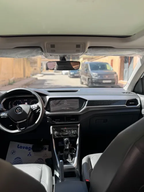 Volkswagen T-Cross 2025 R-line
