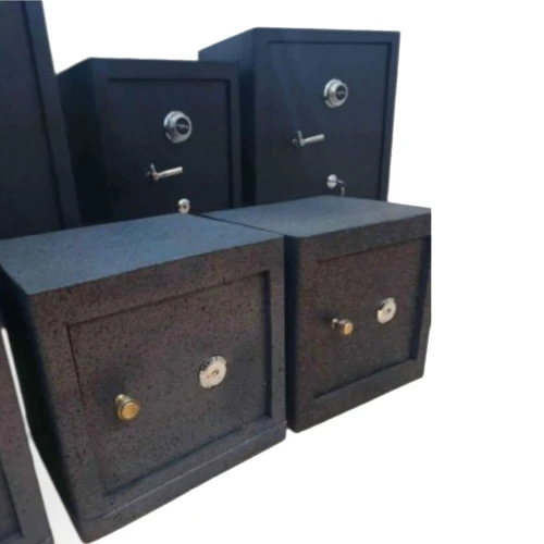 ARMOIRE BLINDE ET COFFRE FORT
