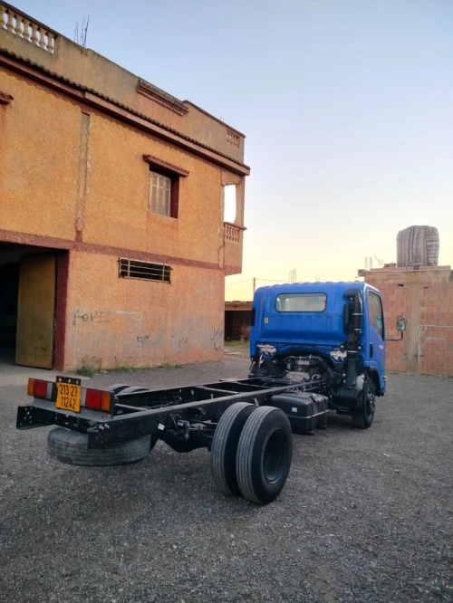 Isuzu NPR 2013