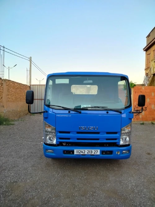 Isuzu NPR 2013