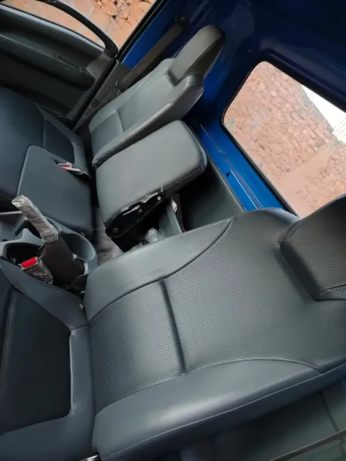 Isuzu NPR 2013