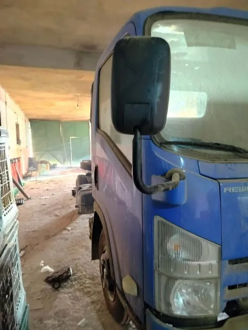 Isuzu NPR 2013